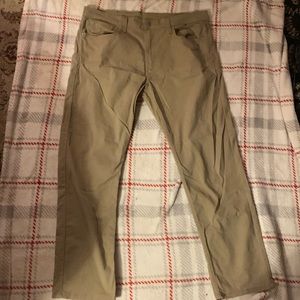 Levi’s 502 mens tan waist 36 and length 30. Worn gently. Excellent used cond.